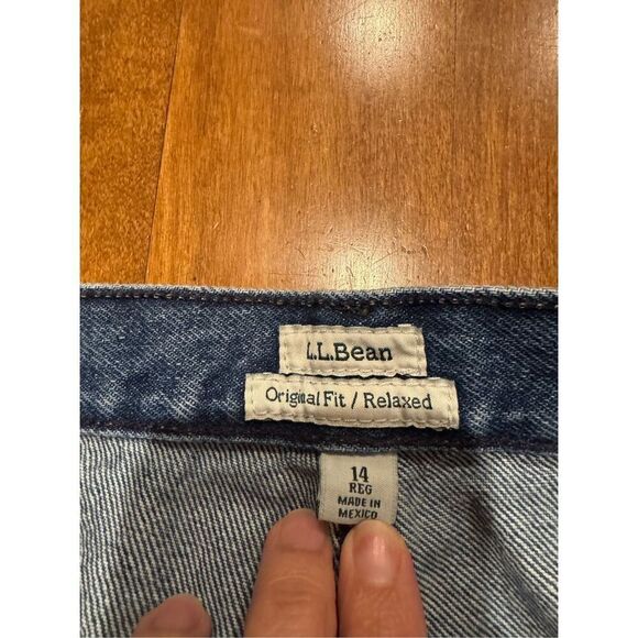 Woman’s L.L Bean jeans original relaxed fit size 14 regular - Picture 3 of 5